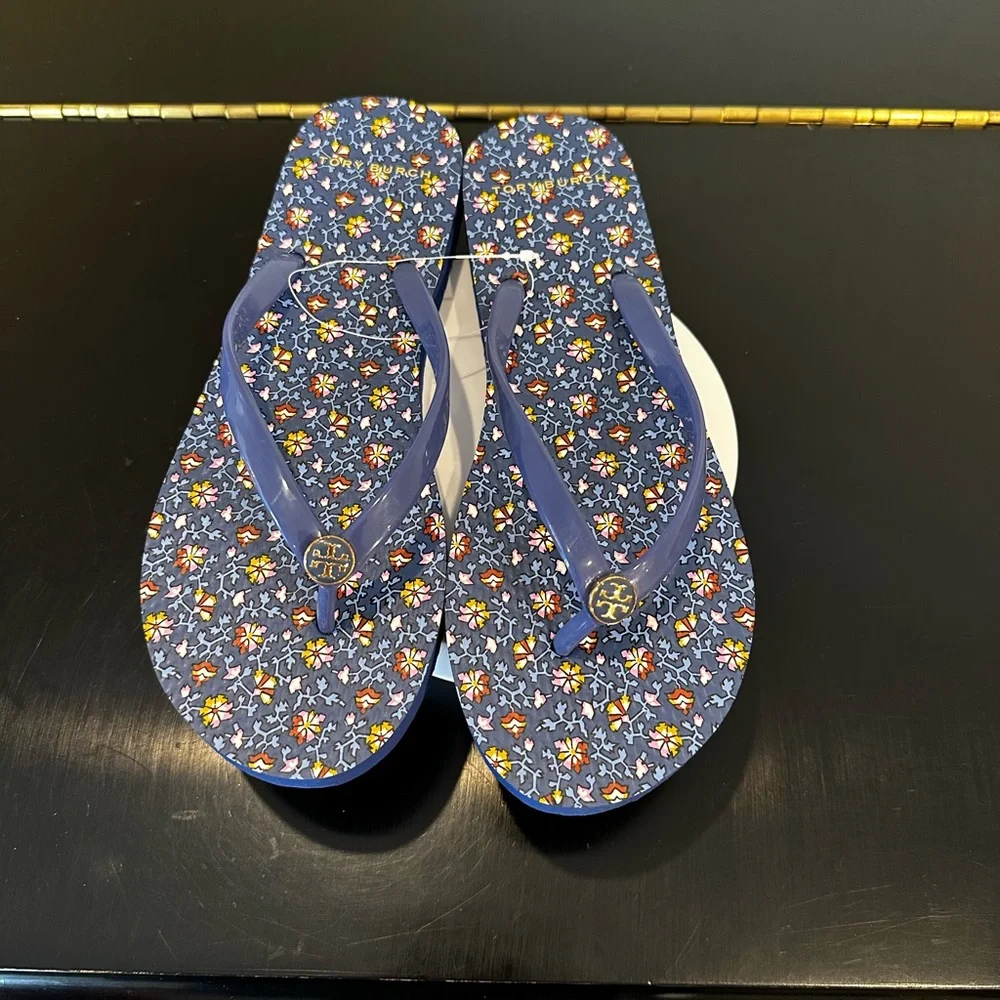 Tory Burch NWT Summer Beach Minimalist Authentic Spring Flower Bloom Flip Flop